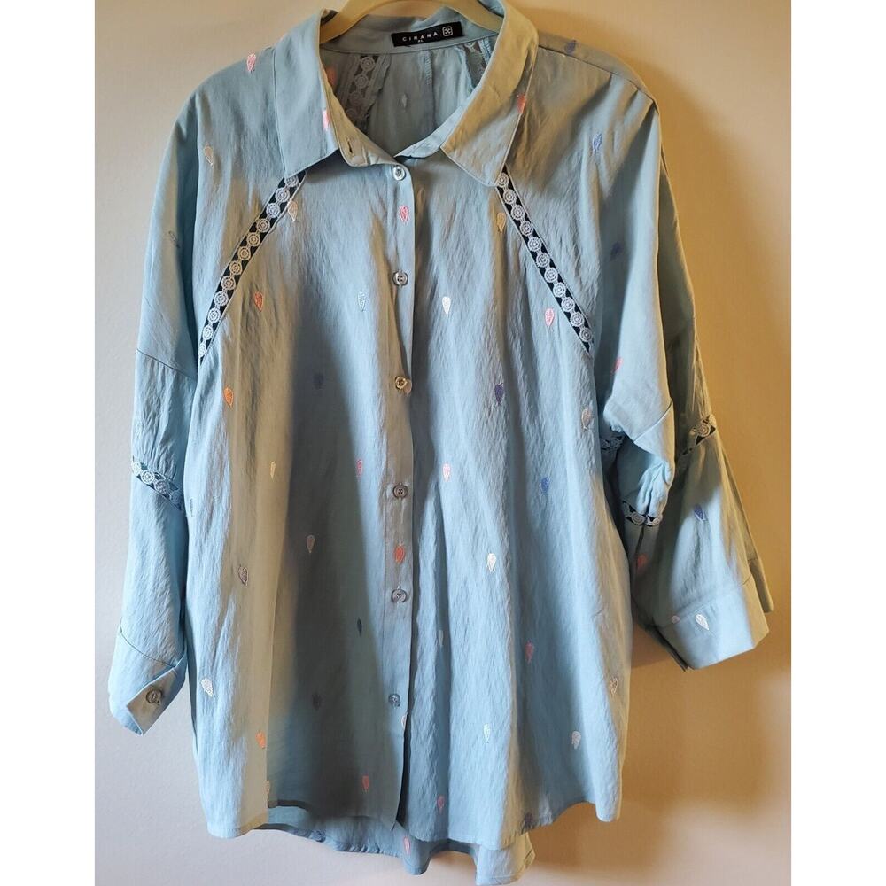 Cirana Button Up Top Womans XL Embrolidred Sky Blue Lace Insets